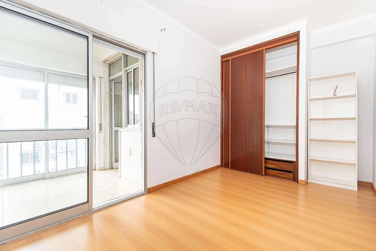 Apartamento T2 para Venda em Rio Maior Foto 8