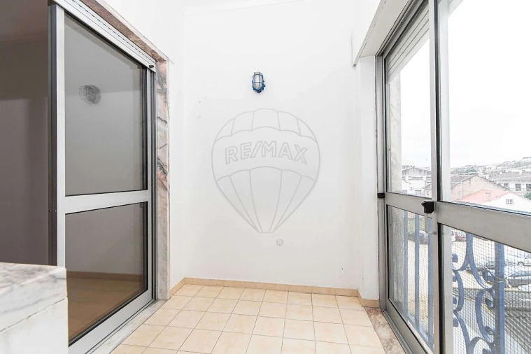 Apartamento T2 para Venda em Rio Maior Foto 9