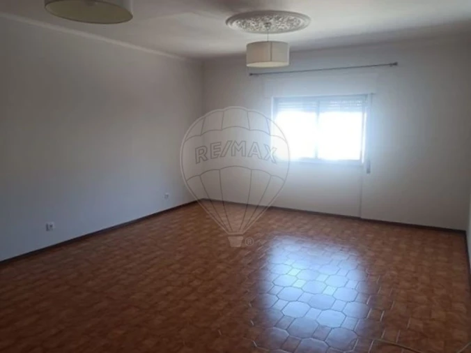 Apartamento T2 para Venda em Rio Maior Foto 6
