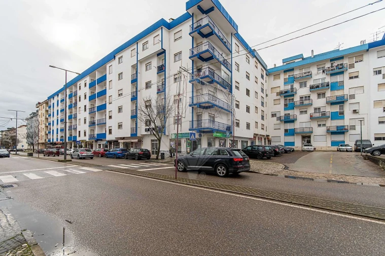 Apartamento T2 para Venda em Rio Maior Foto 16