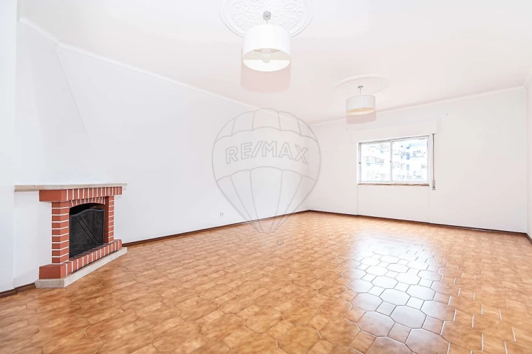 Apartamento T2 para Venda em Rio Maior Foto 1