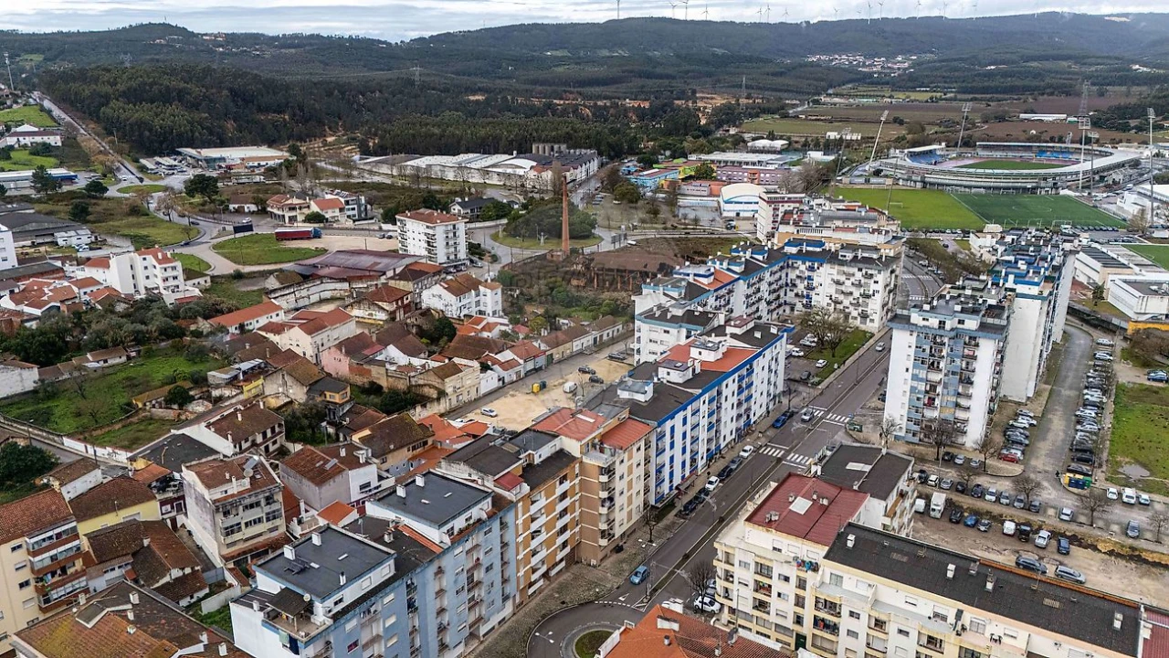 Apartamento T2 para Venda em Rio Maior Foto 21