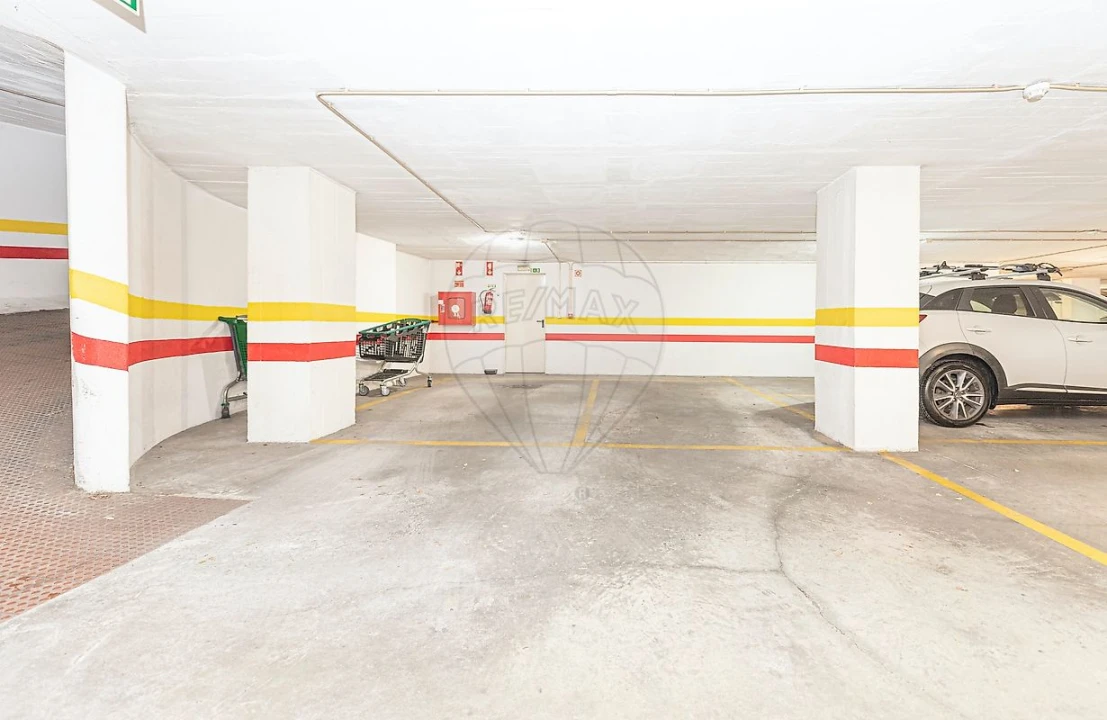 Apartamento T1 para Arrendamento em Avenidas Novas Foto 23