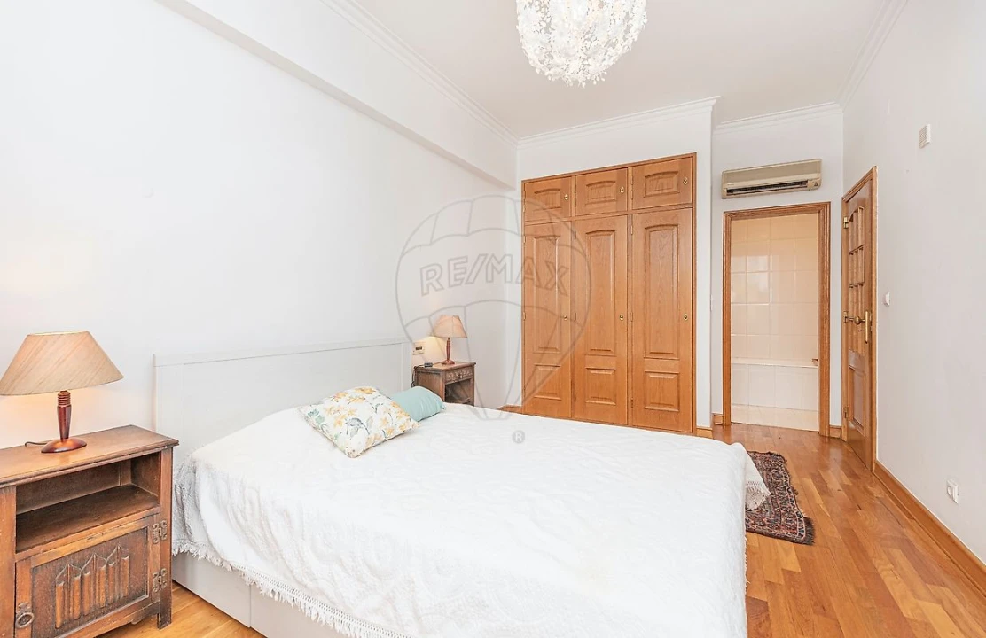 Apartamento T1 para Arrendamento em Avenidas Novas Foto 15