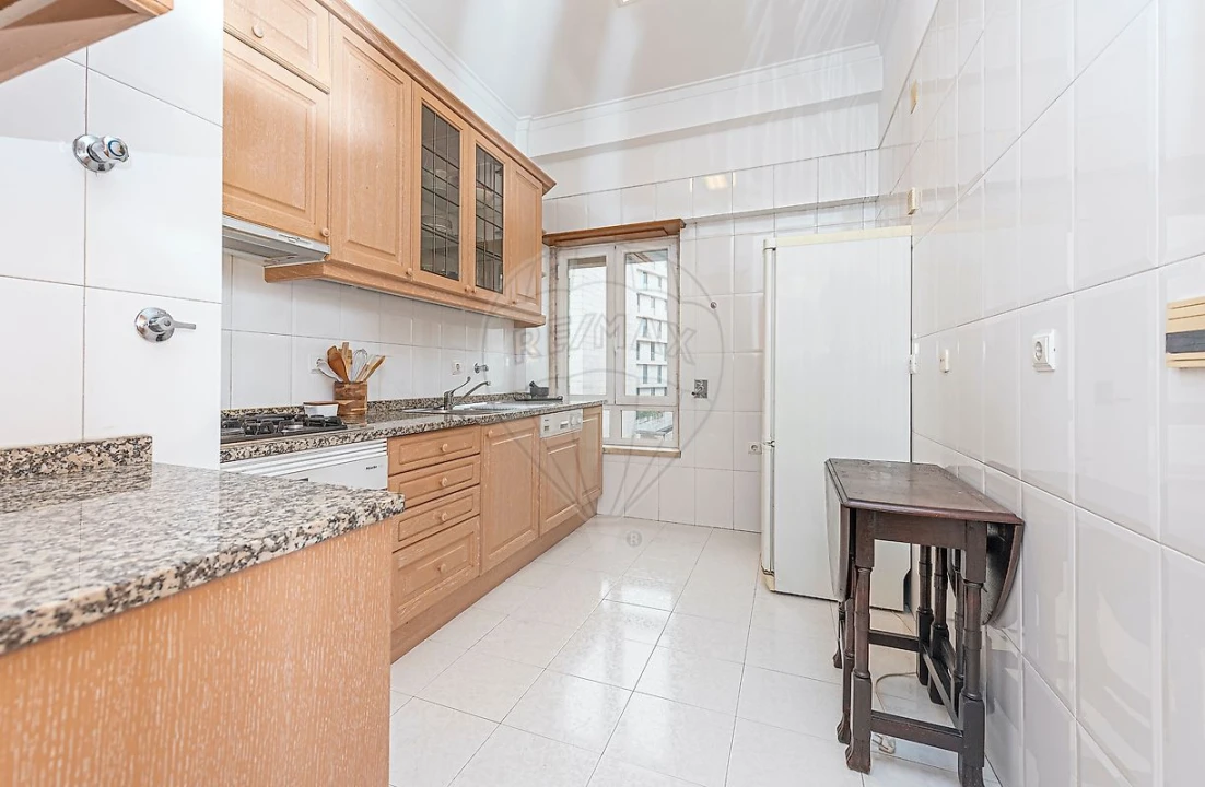 Apartamento T1 para Arrendamento em Avenidas Novas Foto 18