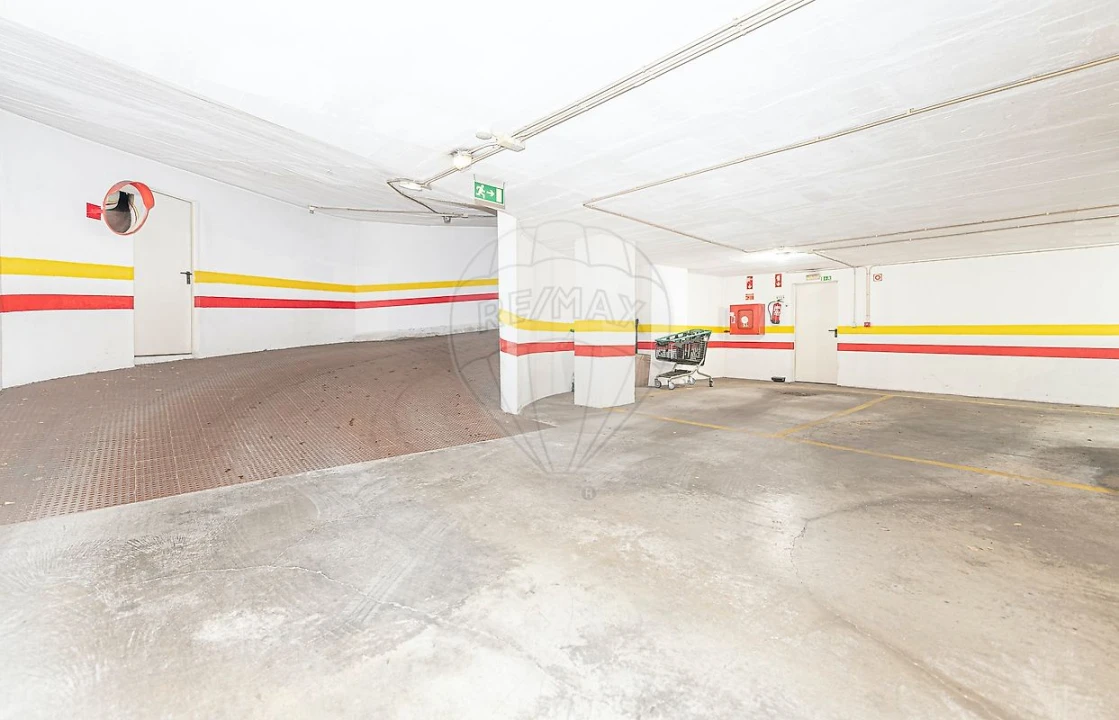 Apartamento T1 para Arrendamento em Avenidas Novas Foto 24