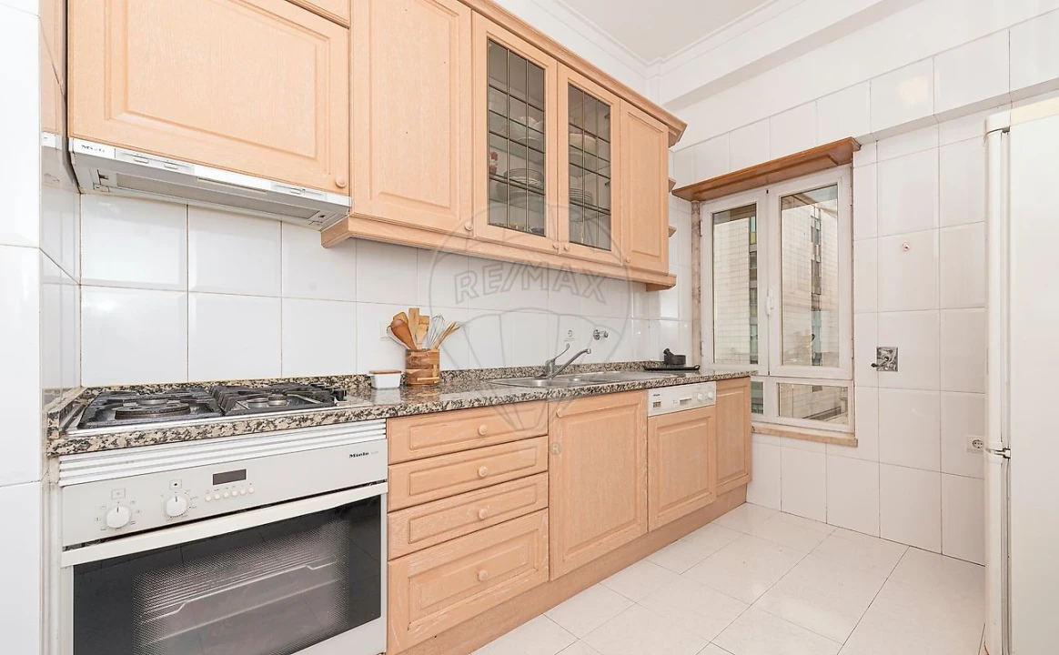 Apartamento T1 para Arrendamento em Avenidas Novas Foto 20