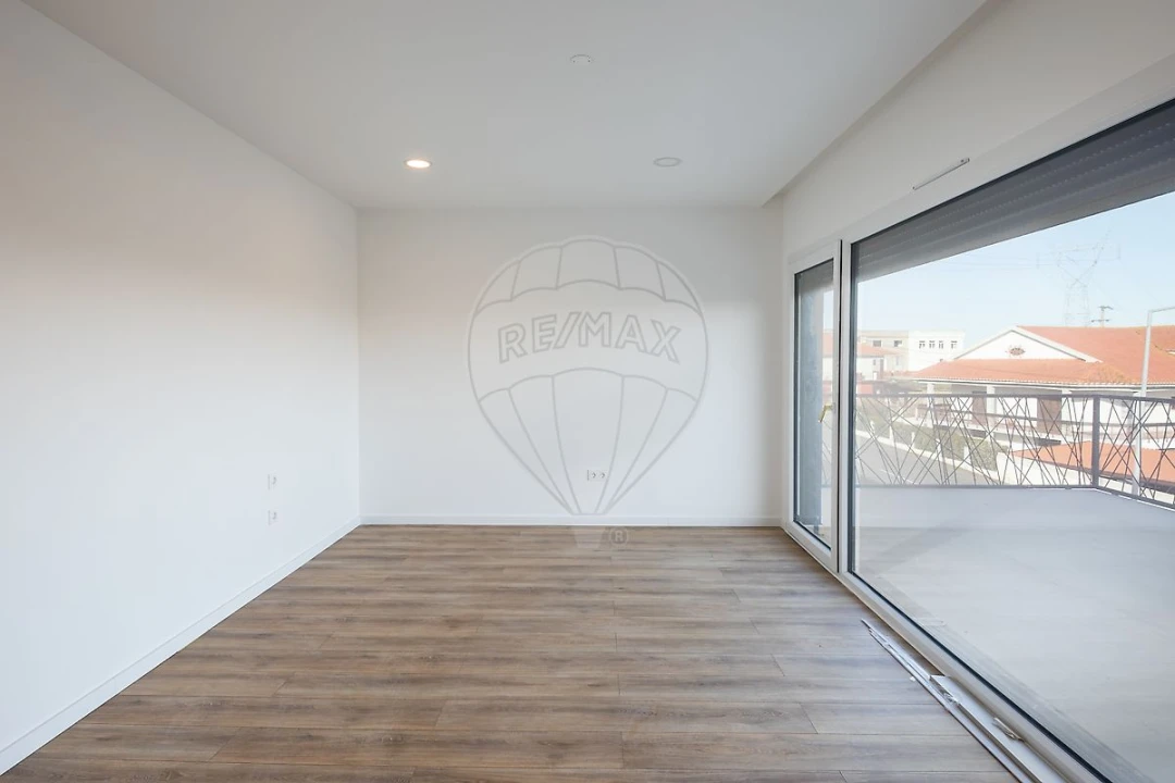 Moradia T4 para Venda em Cardosas Foto 22