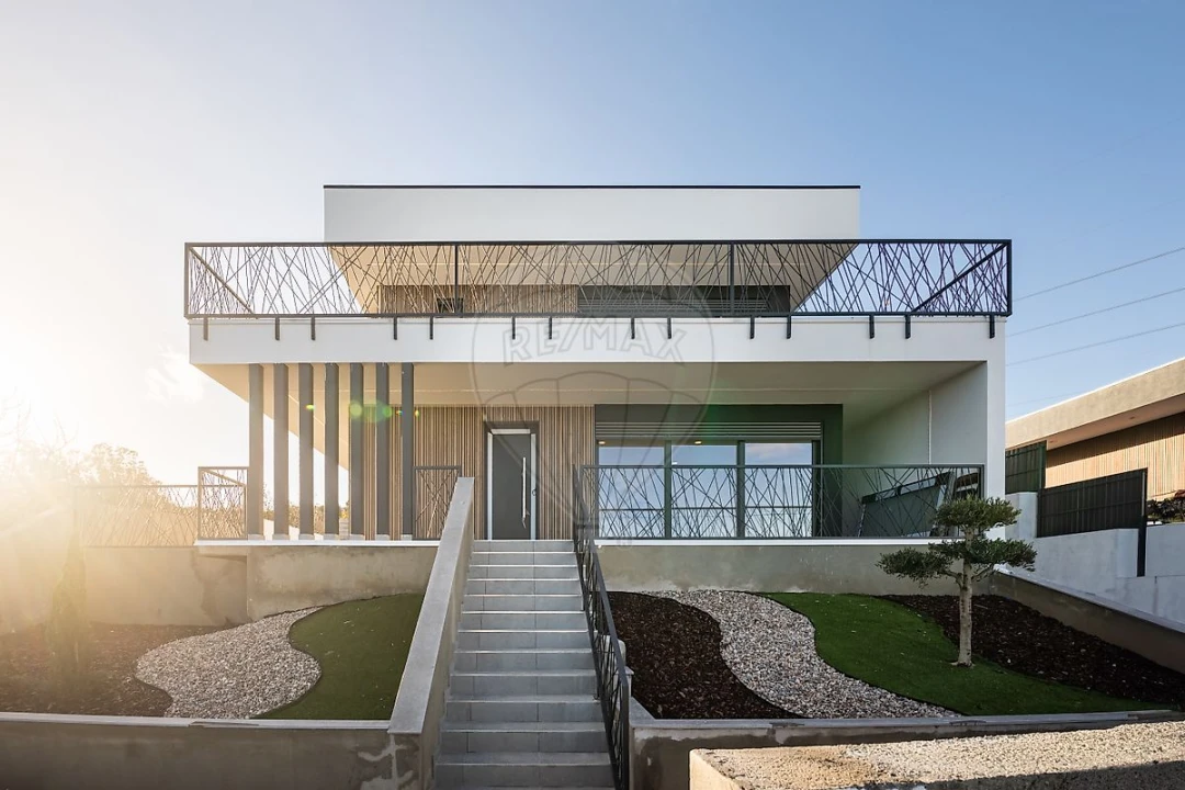 Moradia T4 para Venda em Cardosas Foto 33