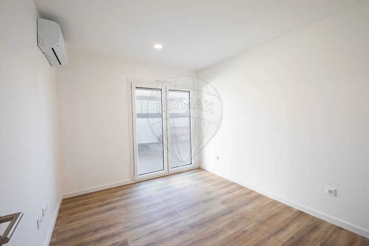 Moradia T4 para Venda em Cardosas Foto 16