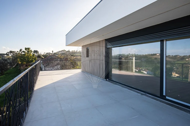 Moradia T4 para Venda em Cardosas Foto 28