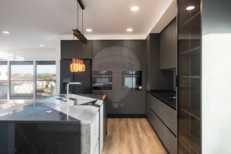 Moradia T4 para Venda em Cardosas Foto 36