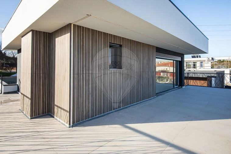 Moradia T4 para Venda em Cardosas Foto 29