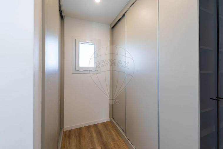 Moradia T4 para Venda em Cardosas Foto 24