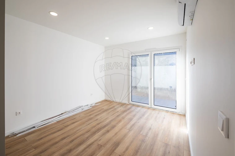 Moradia T4 para Venda em Cardosas Foto 14