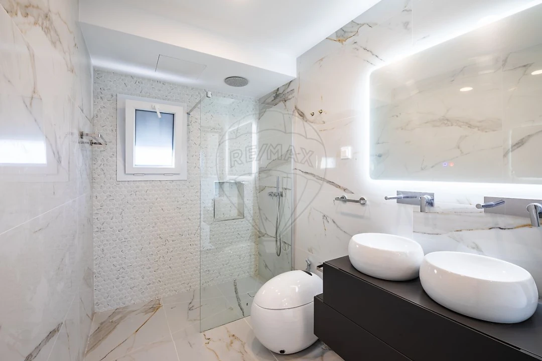 Moradia T4 para Venda em Cardosas Foto 25