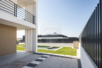 Moradia T4 para Venda em Cardosas