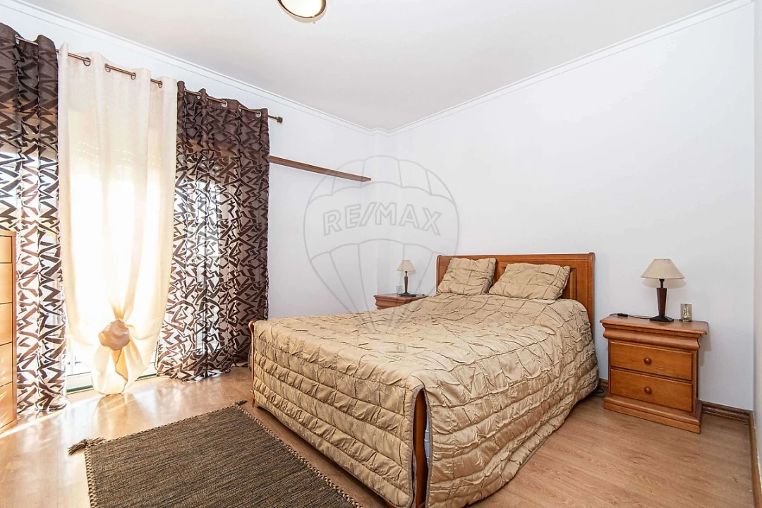 Apartamento T3 para Venda em Carregado e Cadafais Foto 11