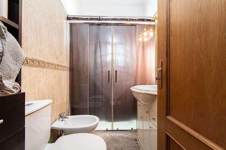 Apartamento T3 para Venda em Carregado e Cadafais Foto 16