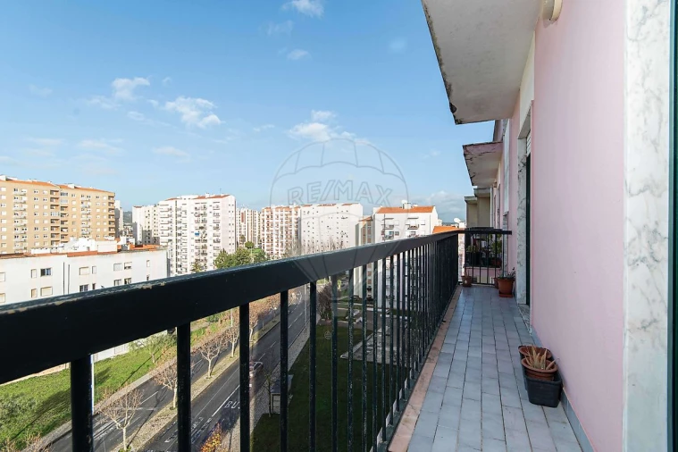 Apartamento T3 para Venda em Carregado e Cadafais Foto 17