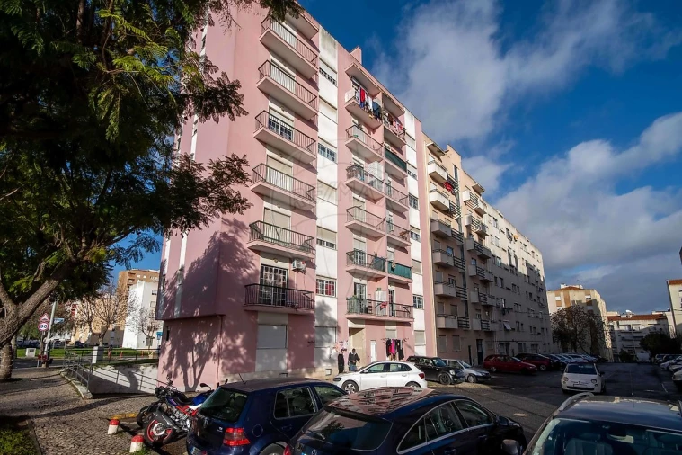 Apartamento T3 para Venda em Carregado e Cadafais Foto 25