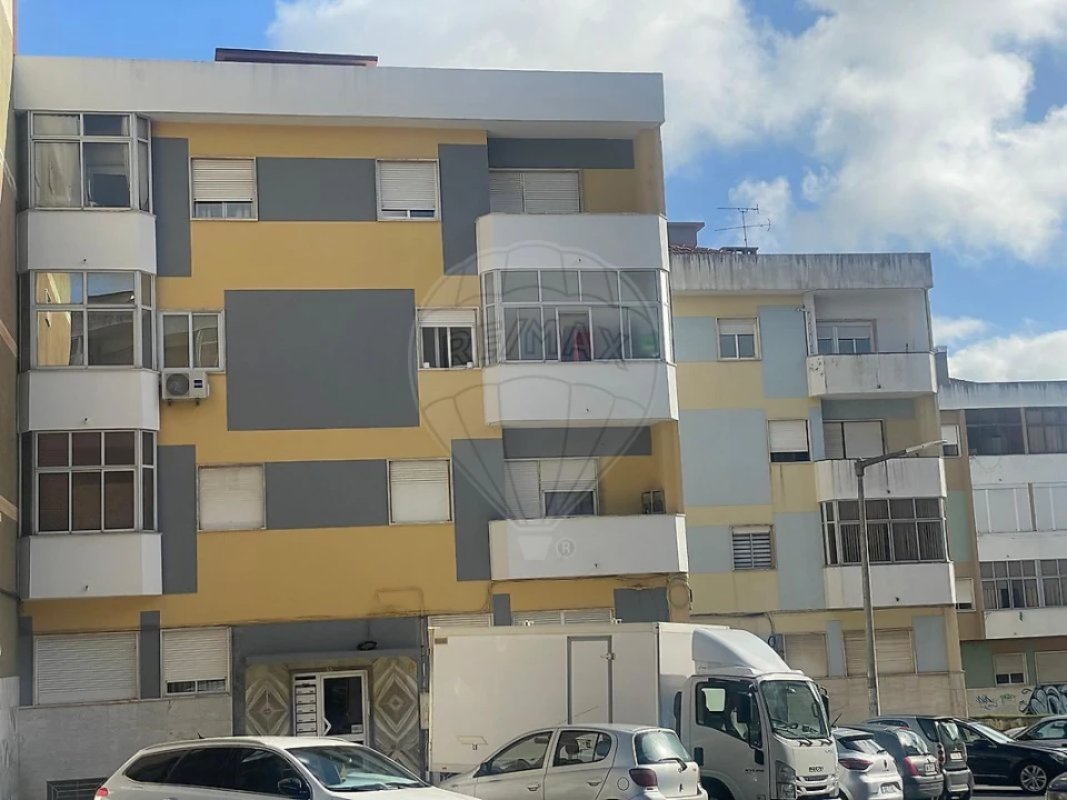 Apartamento T3 para Venda em Rio de Mouro Foto 8