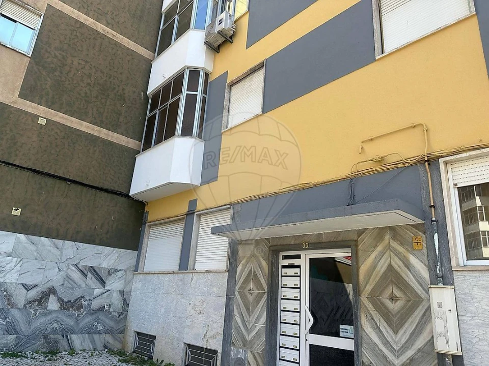 Apartamento T3 para Venda em Rio de Mouro Foto 26