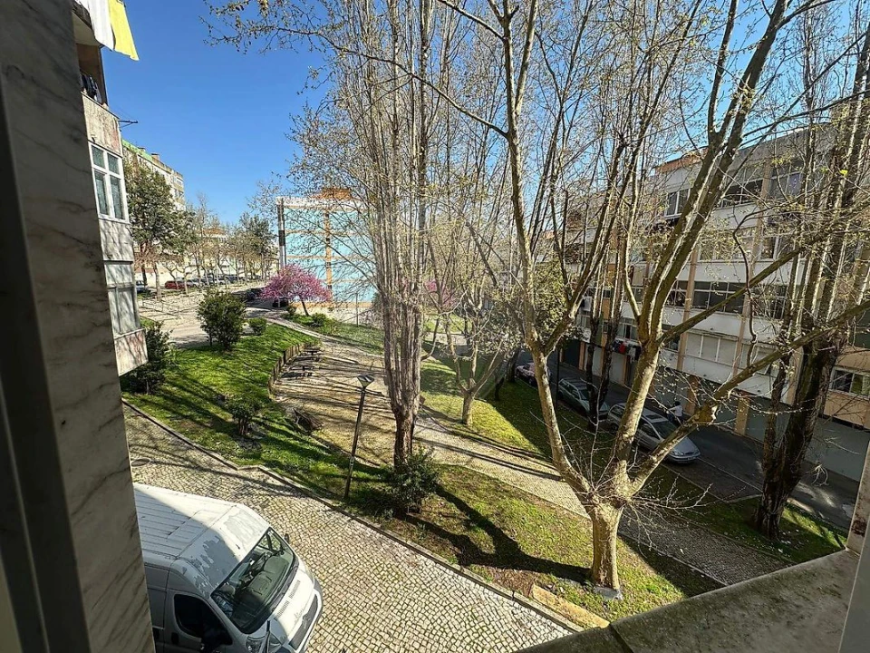 Apartamento T3 para Venda em Rio de Mouro Foto 21