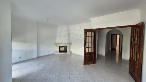 Apartamento T3 para Venda em Rio de Mouro