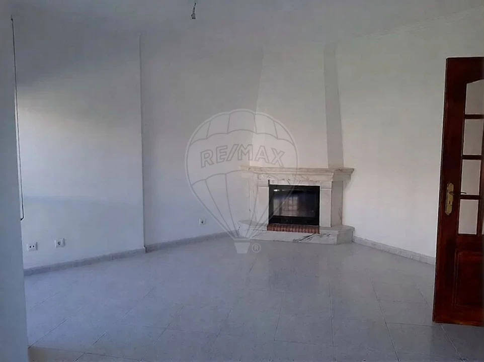 Apartamento T3 para Venda em Rio de Mouro Foto 11