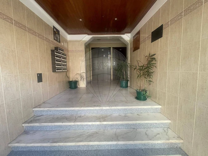 Apartamento T3 para Venda em Rio de Mouro Foto 10