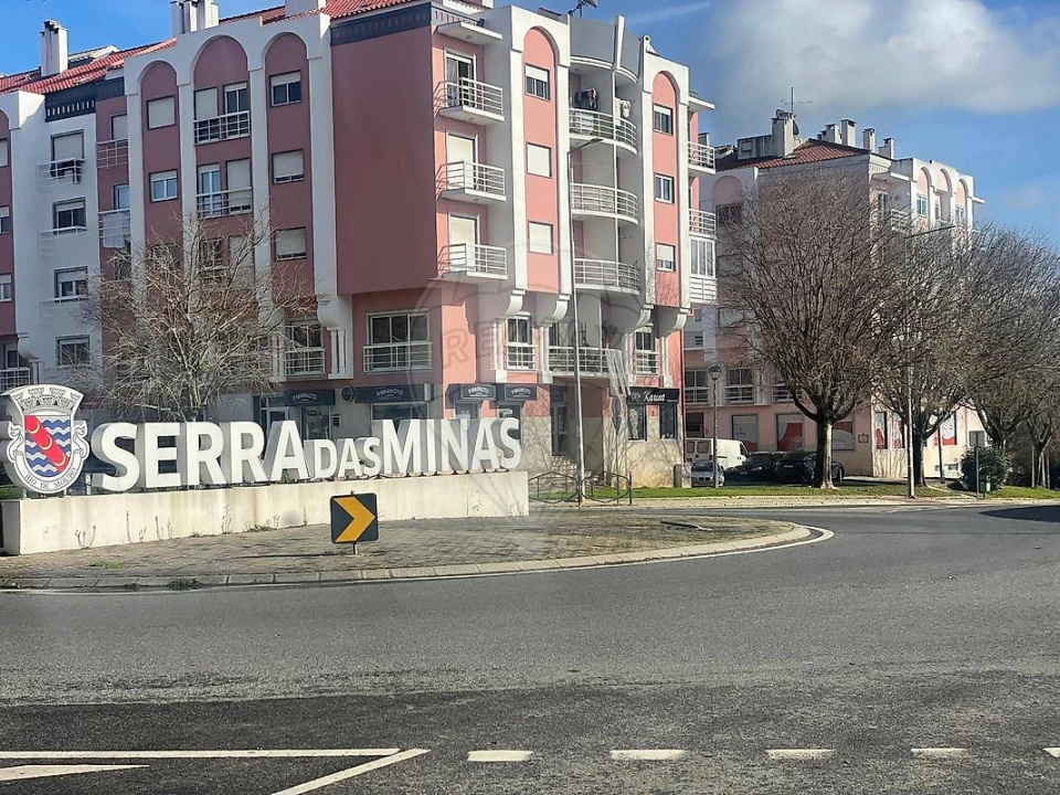 Apartamento T3 para Venda em Rio de Mouro Foto 4