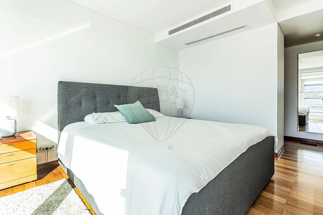 Apartamento T1 para Arrendamento em Parque das Nações Foto 6
