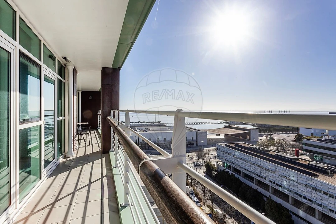 Apartamento T1 para Arrendamento em Parque das Nações Foto 9