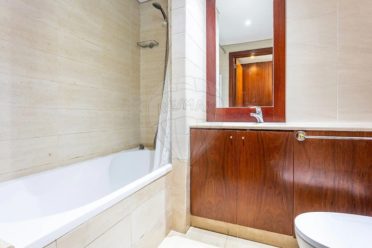 Apartamento T1 para Arrendamento em Parque das Nações Foto 17