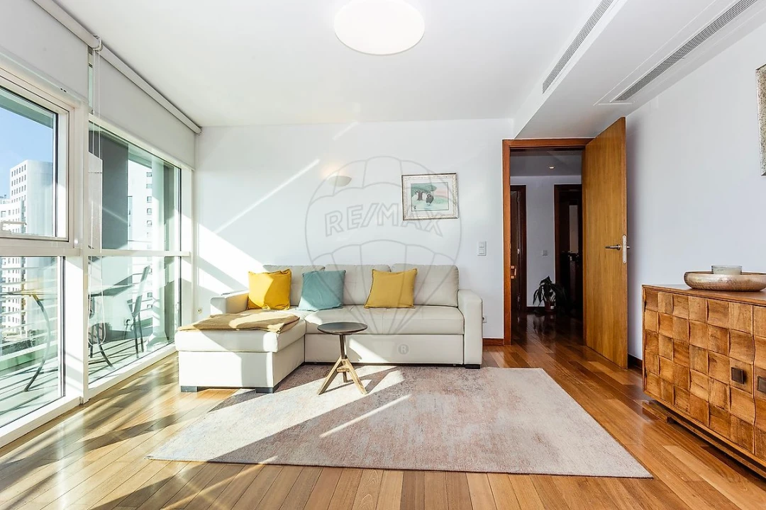 Apartamento T1 para Arrendamento em Parque das Nações Foto 14