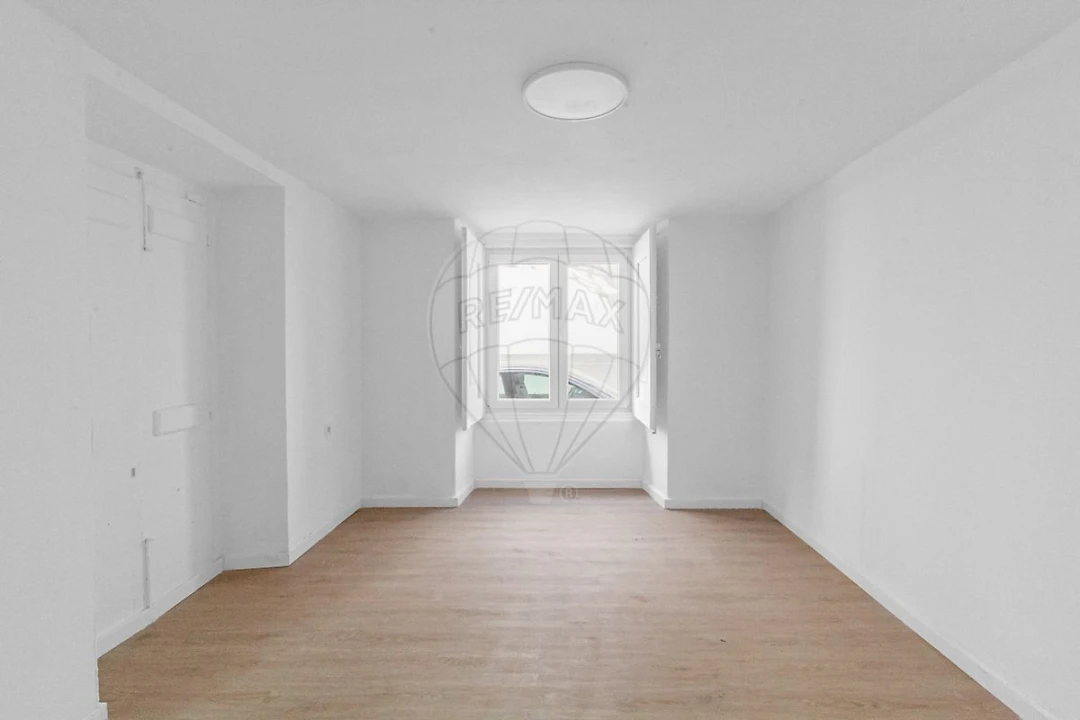 Apartamento T1 para Venda em Misericórdia Foto 4