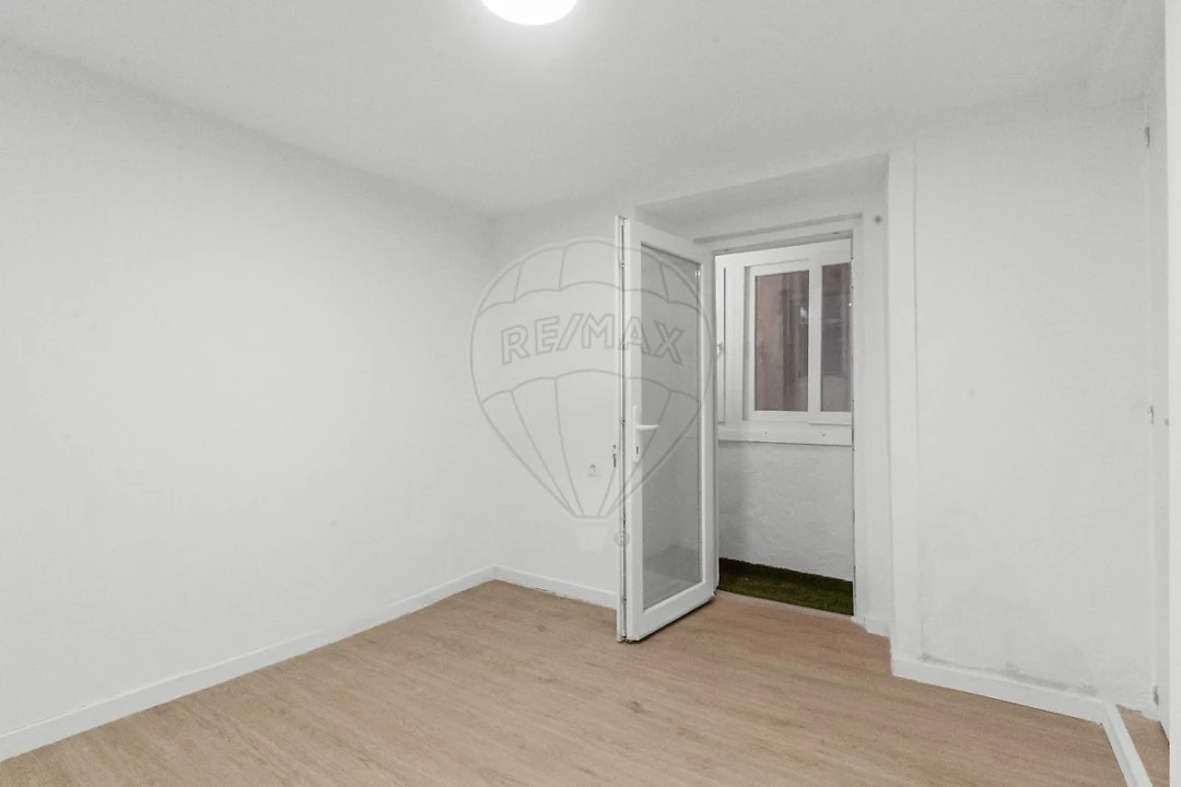 Apartamento T1 para Venda em Misericórdia Foto 10