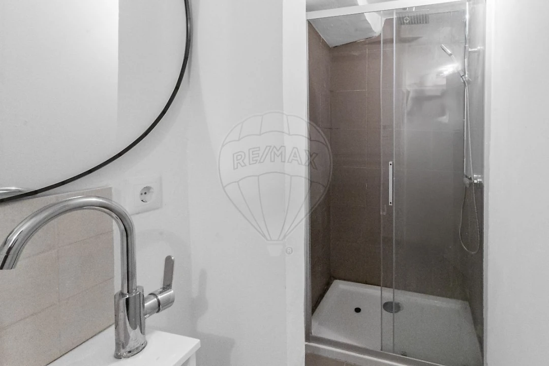 Apartamento T1 para Venda em Misericórdia Foto 8