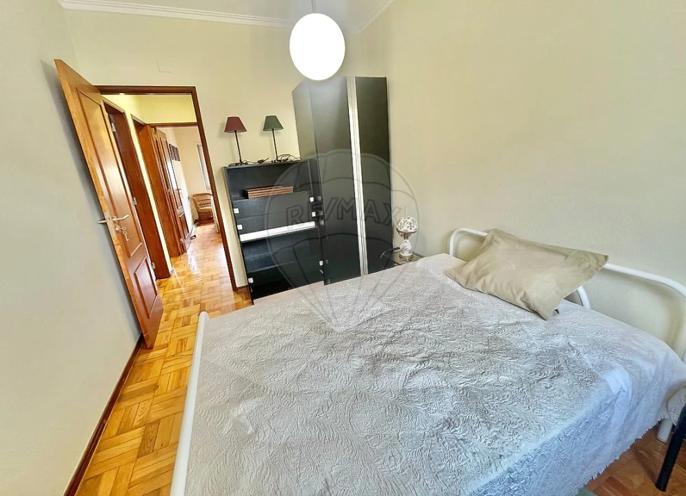 Apartamento T2 para Venda em São Domingos de Rana Foto 7