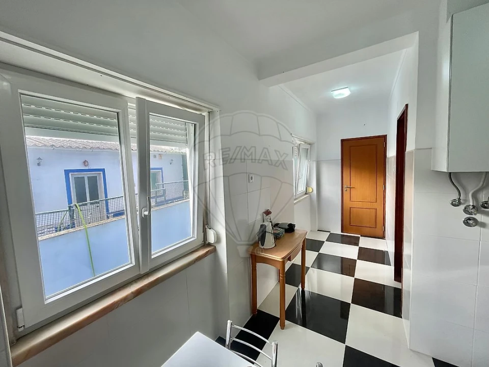 Apartamento T2 para Venda em São Domingos de Rana Foto 17