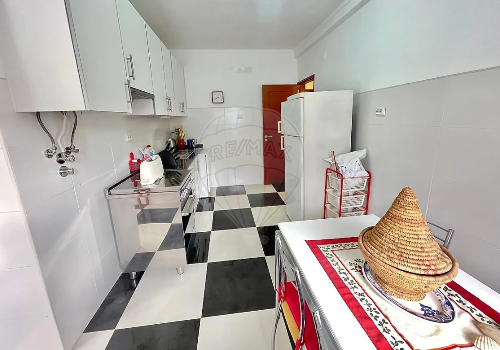Apartamento T2 para Venda em São Domingos de Rana Foto 21