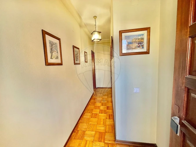 Apartamento T2 para Venda em São Domingos de Rana Foto 4