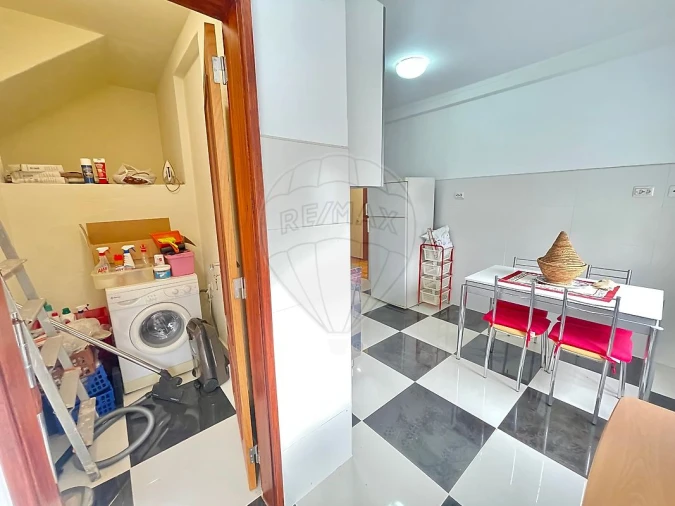 Apartamento T2 para Venda em São Domingos de Rana Foto 18