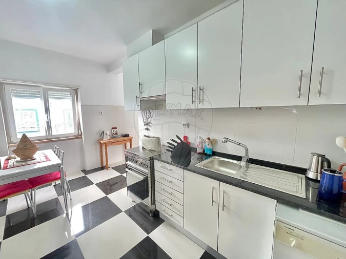 Apartamento T2 para Venda em São Domingos de Rana Foto 12