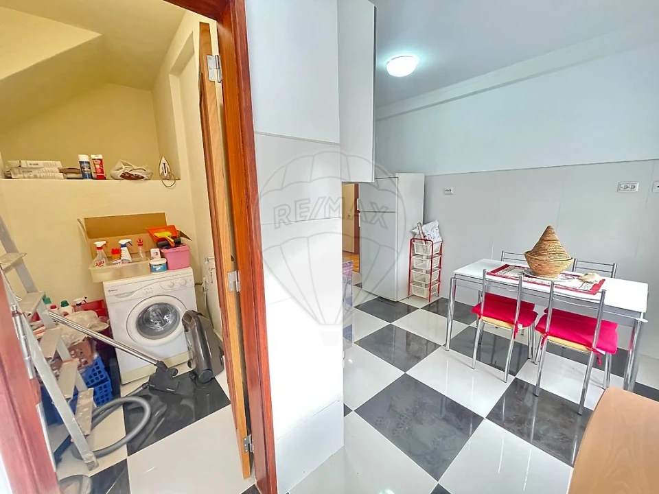 Apartamento T2 para Venda em São Domingos de Rana Foto 18