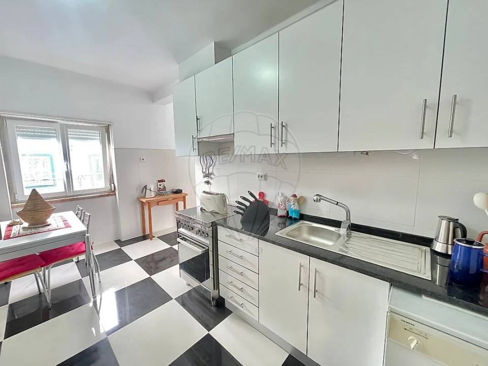 Apartamento T2 para Venda em São Domingos de Rana Foto 12