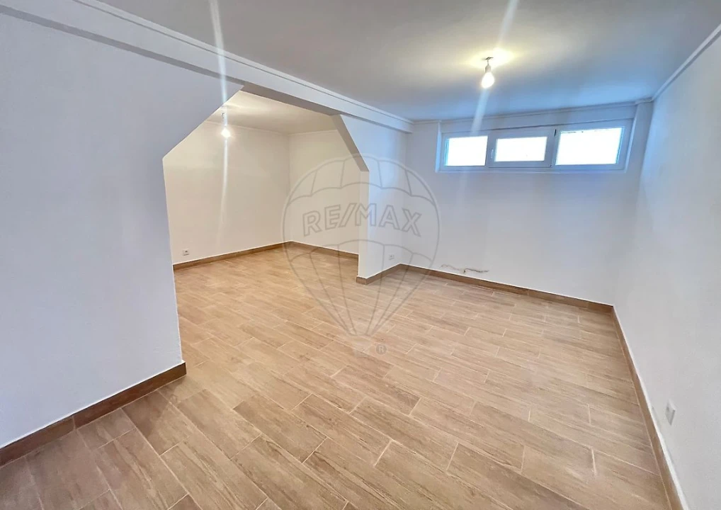 Apartamento T3 para Venda em São Domingos de Rana Foto 17