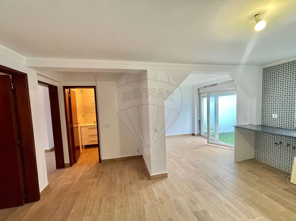 Apartamento T3 para Venda em São Domingos de Rana Foto 13