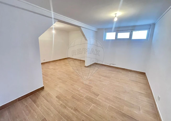 Apartamento T3 para Venda em São Domingos de Rana Foto 17